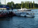 Motor Segelboot mit Motorschaden trieb gegen Alte Liebe bei Koeln Rodenkirchen P158